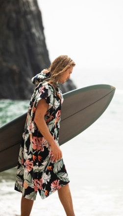 Slowtide Makai Changing Poncho 7