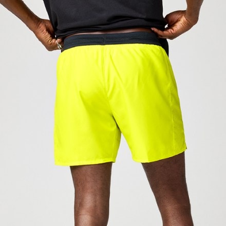 Brooks Dash 6" Shorts - Men's 1