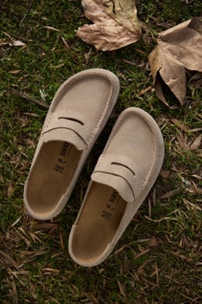Location Image of color Taupe Suede