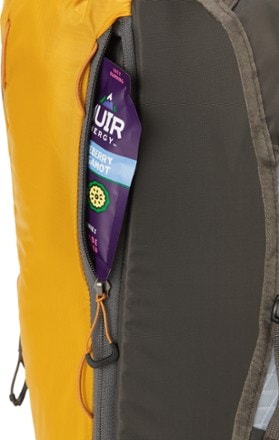 REI Co-op Flash 18 Pack 8