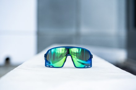 Location Image of color Navy