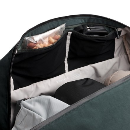 Bellroy Venture Ready Duffel 40L 6