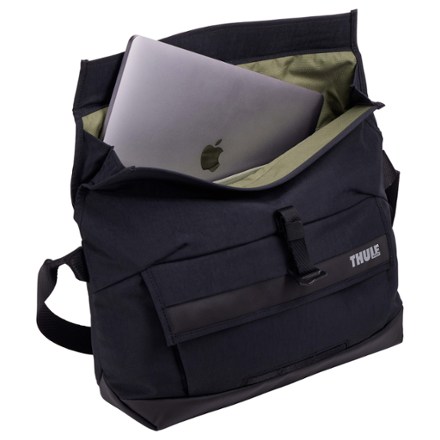 Thule Paramount 14 L Crossbody Bag 5