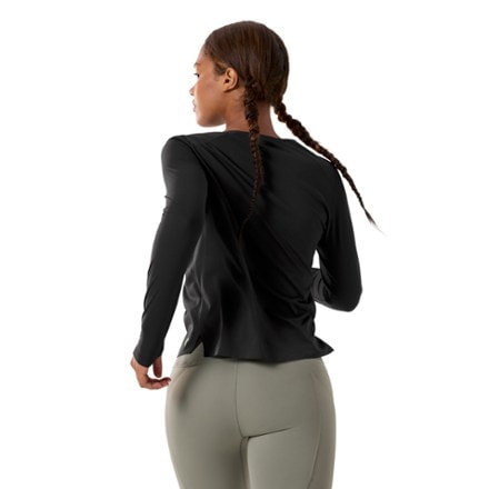 Arc'teryx Norvan Crew Long-Sleeve Shirt - Women's 2
