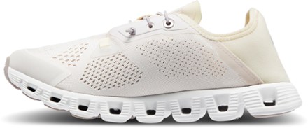On Cloud 5 Coast Shoes - Women's 1