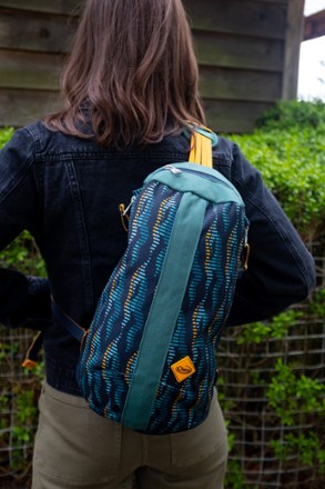 Chaco Black and Blue Sling Backpack Chaco | Bags | Chaco Radlands Sling Crossbody Bag Daypack  main image 3
