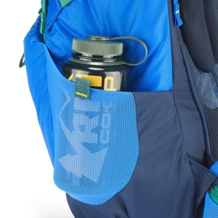 REI Co-op Tarn 40 Pack - Kids' Water bottle pocket (Water bottle sold separately)