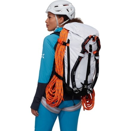 Mammut Trion 38 Pack - Women's 5