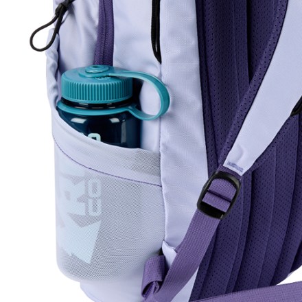 Arc'teryx Mantis 16 Pack Water bottle pocket (Water bottle sold separately)