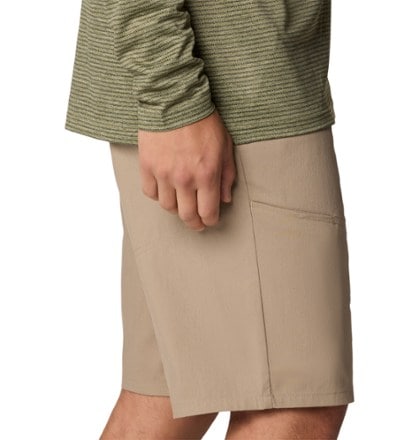 Mountain Hardwear Hardwear AP Shorts - Men's 7" Inseam 5