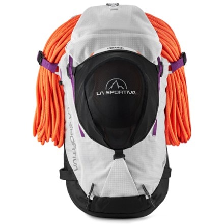 La Sportiva Granite 32 Pack Helmet holder not included