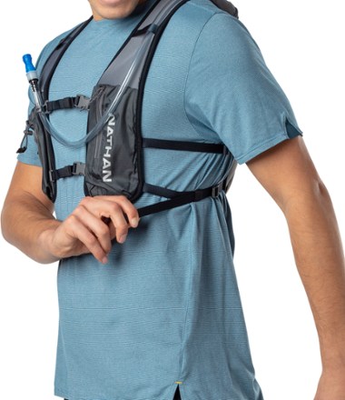 Nathan Quickstart 2.0 3 L Hydration Pack 8