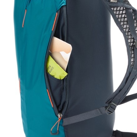 REI Co-op Flash 18 Pack Trekking pole attachments