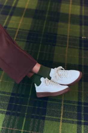 VEJA V-90 Shoes - Men's 3