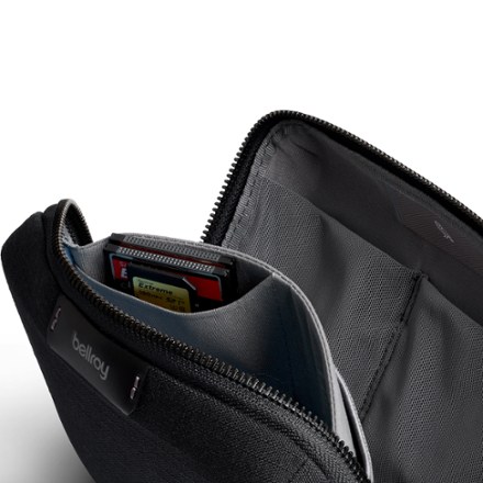 Bellroy Tech Kit Compact Pouch 8