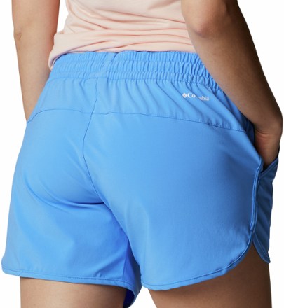Columbia Bogata Bay Stretch Shorts - Women's 4