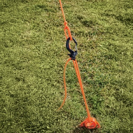 Location Image for CamJam SlideLock Cord Tightener with 10' Paracord - Small