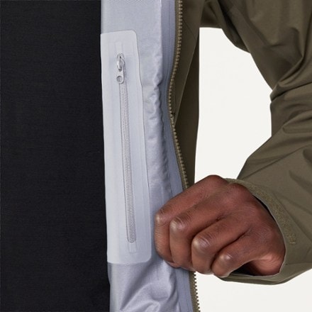 Arc'teryx Beta Jacket - Men's 7
