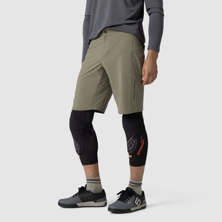 Outdoor Research Freewheel MTB Lite Ride Bike Shorts - Men's 4