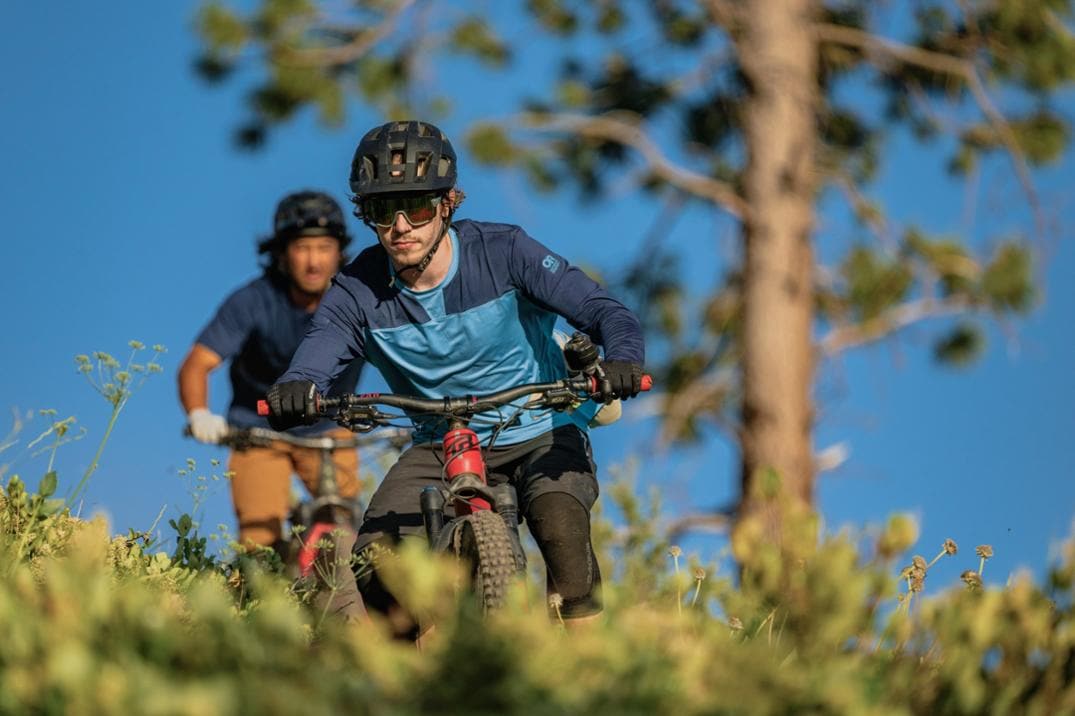 Location Image for Freewheel Long-Sleeve Bike Jersey - Men's