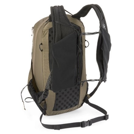 Arc'teryx Aerios 18 Pack 3