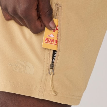The North Face Rolling Sun Packable 7" Shorts - Men's 6