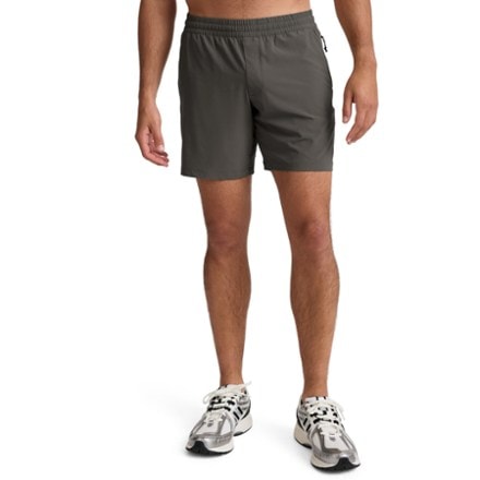 Beyond Yoga Long Run Unlined 7" Shorts - Men's 0