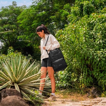 Sherpani Sojourn Tote Pack 6