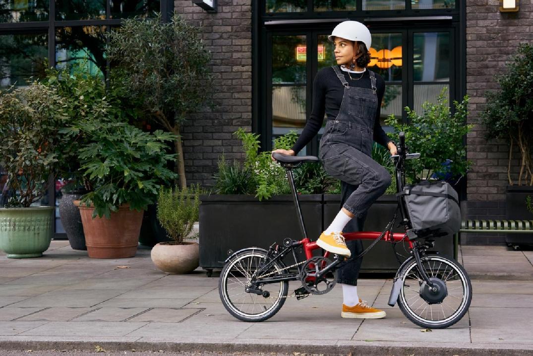 Location Image for C Line Explore Folding Bike - High