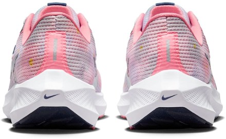 Nike Air Zoom Pegasus 40 Road-Running Shoes - Women's 5