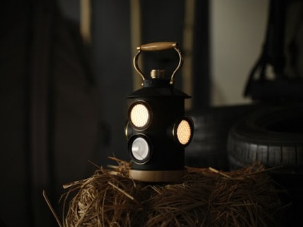 Location Image of color Black