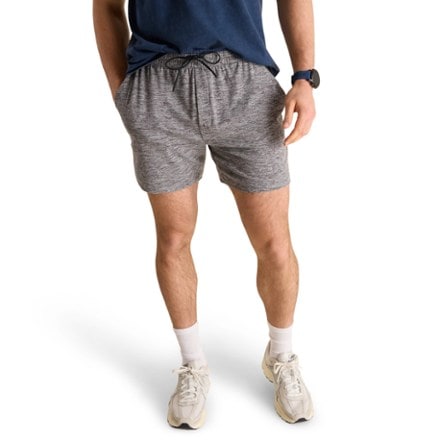Chubbies Movementum Shorts - Men's 4