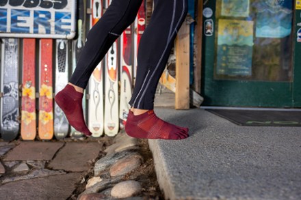 Location Image for Run Lightweight No-Show Socks