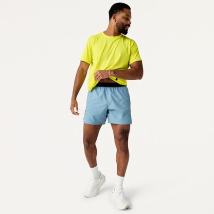 Brooks Dash 6" Shorts - Men's 2