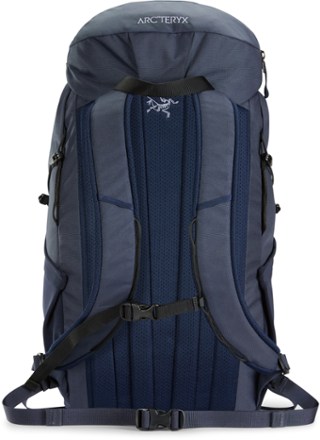 Arc'teryx Mantis 20 Backpack, Black Sapphire, Size Os