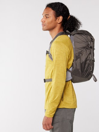 REI Co-op Flash 22 Pack 2
