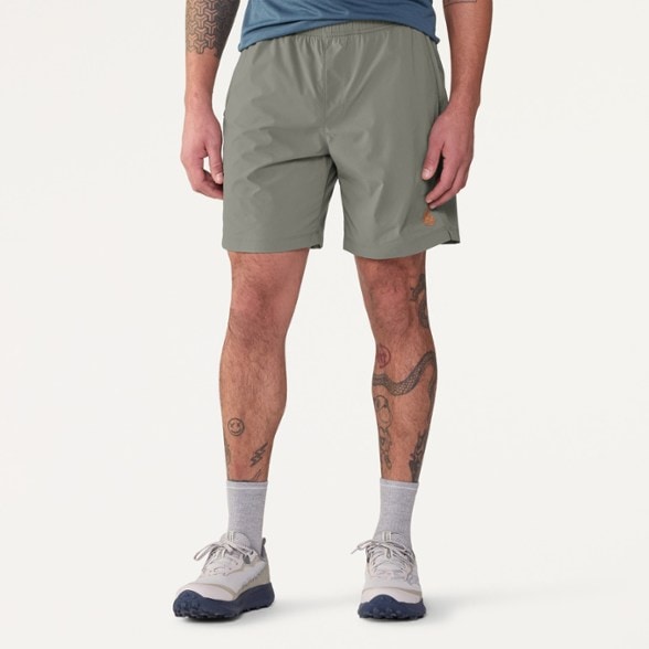 Model info: Height: 6' 2" | Waist: 32" | Inseam: 31" | Wearing size: M