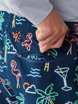 Chubbies Stretch 7" Lined Swim Trunks - Men's 4