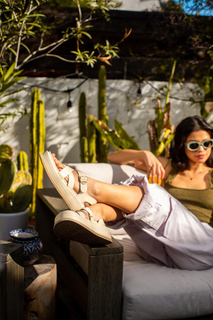 Location Image for Townes Midform Sandals - Women's