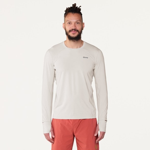 Model info: Height: 6' 2" | Waist: 32" | Wearing size: M