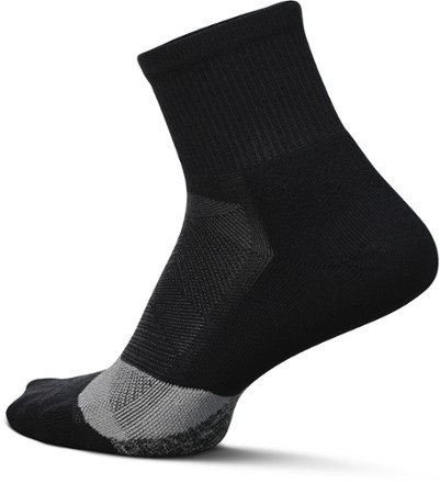 Feetures Elite Light Cushion Quarter Socks 6