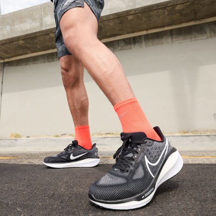 Location Image for Vomero 17 Road-Running Shoes - Men's