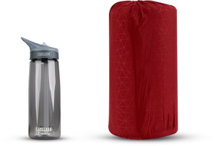Sea to Summit Comfort Plus SI Sleeping Mat Size Regular Wide; water bottle not included