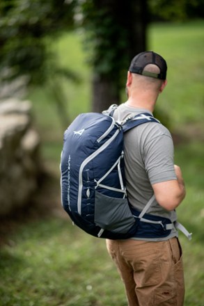 Alps mountaineering canyon 30 pack 2025