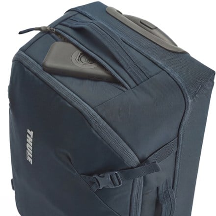 Thule EnRoute 2-Wheeled Carry-on 1