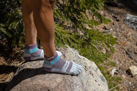 Injinji Trail Midweight Mini-Crew Socks 2