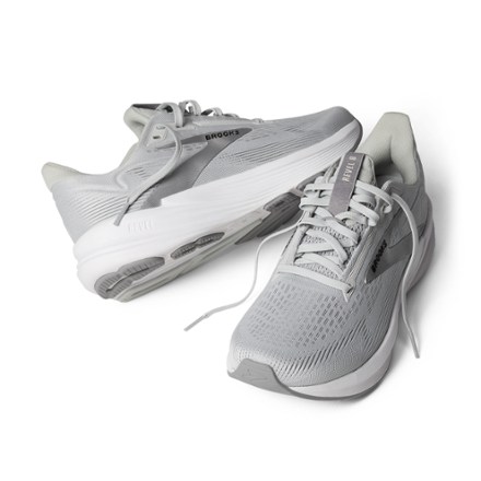 Brooks Revel 8 Road-Running Shoes - Women's 6