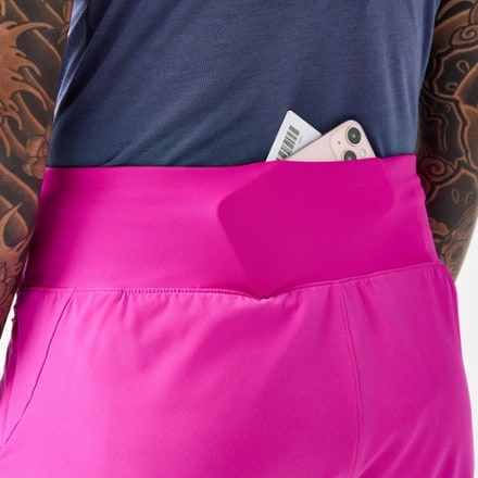 Brooks Chaser 5" Shorts 2.0 - Women's 3