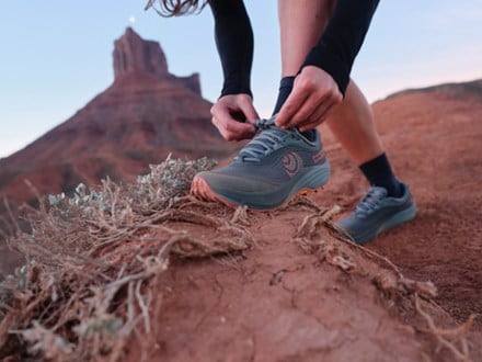 Topo Athletic Pursuit 3 Trail-Running Shoes - Women's 5