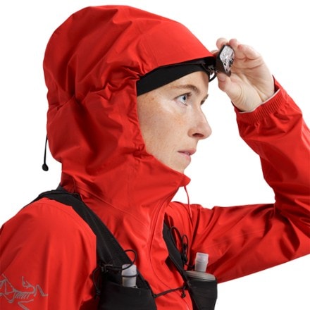 Arc'teryx Norvan Insulated Hoody - Women's 5
